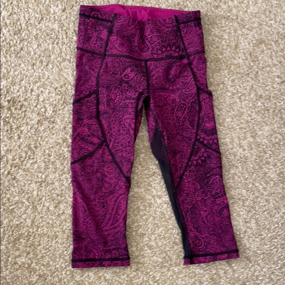 Lululemon Capri leggings with pockets